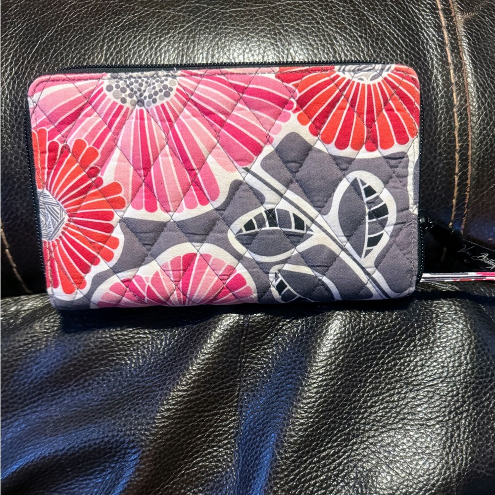Vera Bradley zip around wallet